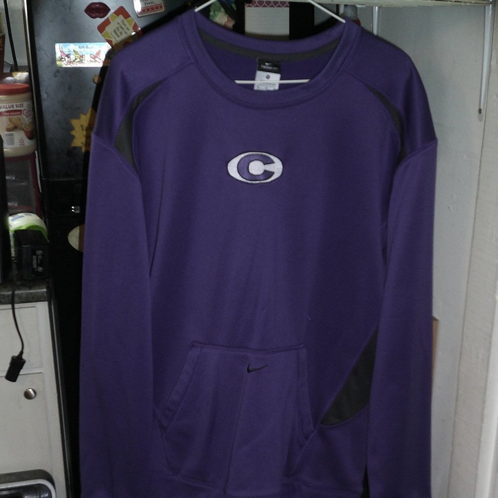 NIKE SWEATER